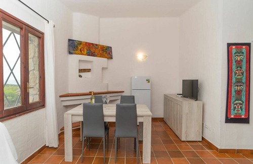 Sant'Elmo House | Lovely apartment in villa for 10 people with A/C, TV, terrace and pets allowed