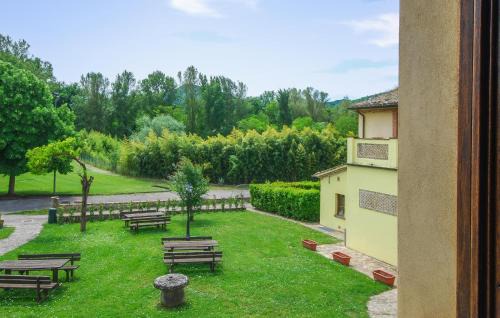 Montone Apartment | Lovely Apartment In Montone With Wifi