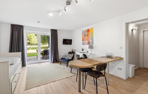 Suesel Apartment | Lovely Apartment In Süsel With Wifi