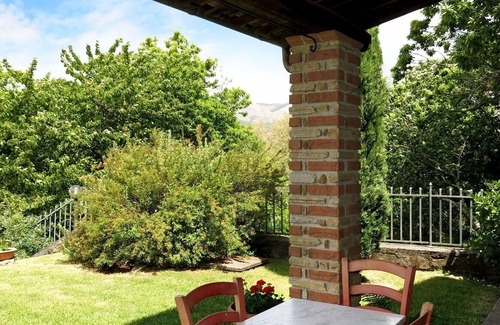 Benabbio House | Lovely apartment in villa for 5 people with pool, WIFI, TV, patio, pets allowed and parking