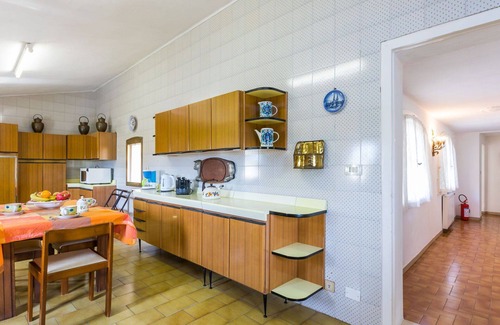 Crespina Villa | Lovely apartment in villa with private pool, WIFI, TV, terrace, pets allowed and parking