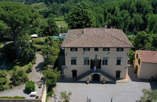 Crespina Villa | Lovely apartment in villa with private pool, WIFI, TV, terrace, pets allowed and parking