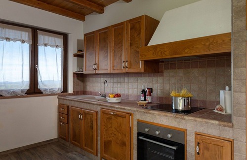 Scansano House | Lovely apartment in villa for 4 people with WIFI, terrace, pets allowed and panoramic view