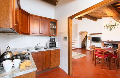 Rapolano Terme Villa | Lovely apartment in villa for 5 guests with pool, WIFI, TV, patio and parking