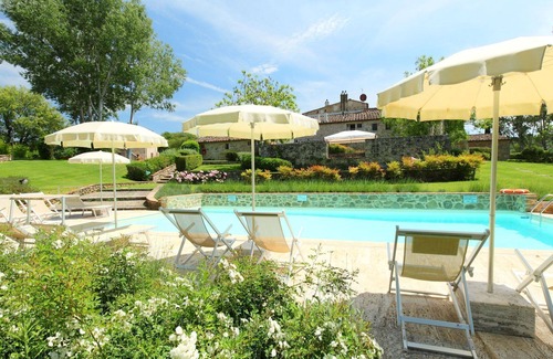 Rapolano Terme Villa | Lovely apartment in villa for 5 guests with pool, WIFI, TV, patio and parking