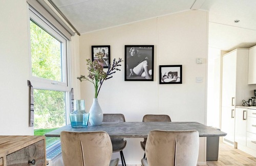 Linden House | Lovely apartment in villa for 4 people with WIFI, TV, terrace and parking