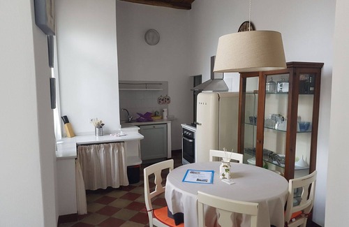 Finalborgo Apartment | Lovely apartment for 4 people with WIFI, TV, pets allowed and parking