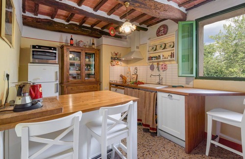 Monteriggioni Apartment | Lovely apartment with WIFI, TV, pets allowed, panoramic view and parking, close to San Gimignano