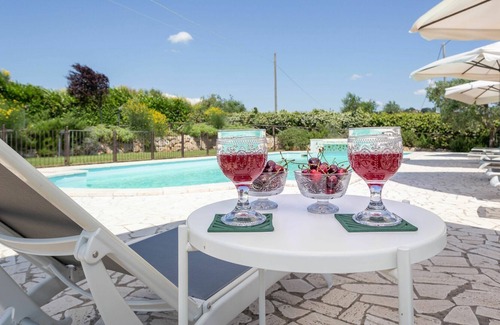 Montoro Villa | Lovely apartment in villa with WIFI, pool, A/C, hot tub, TV, panoramic view and parking