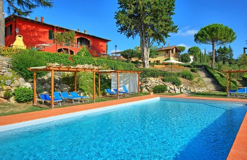 Certaldo Apartment | Lovely apartment with pool, WIFI, A/C, TV, panoramic view and parking, close to San Gimignano