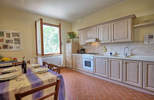 Certaldo Apartment | Lovely apartment with WIFI, A/C, pool, TV, panoramic view and parking, close to San Gimignano