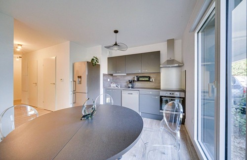 Merignac Apartment | Lovely apartment with garden and parking