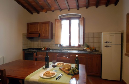 Montaione Apartment | Lovely apartment with A/C, pool, WIFI, TV, pets allowed and parking, close to San Gimignano