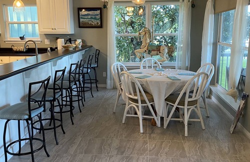 Fairhope House | Lovely Bayfront Home with your own pier.