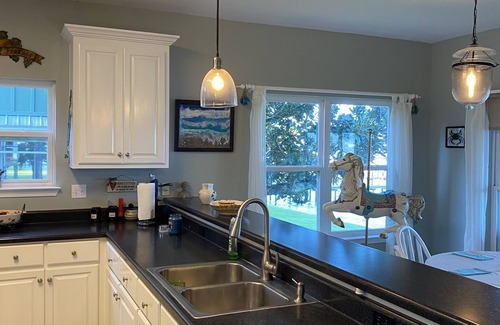 Fairhope House | Lovely Bayfront Home with your own pier.