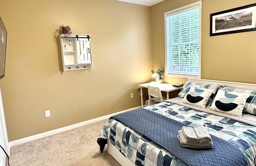 Sugar Hill House | Lovely Bedroom near Suger Hill
