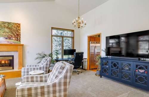 Billings House | Lovely Billings Home: Patio, Fireplace & Grill!