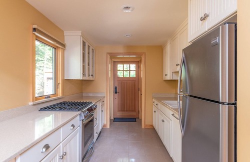 Meredith House | Lovely Black Cat Island waterfront