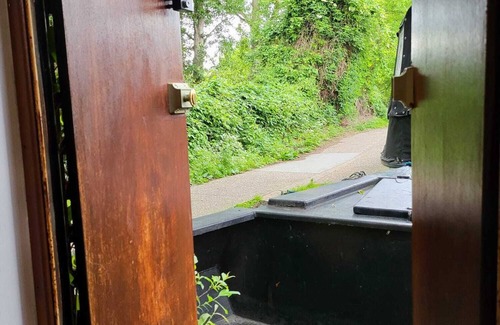 Little Venice Boat Rental | Lovely Canal Boat in Little Venice for Family & Friends