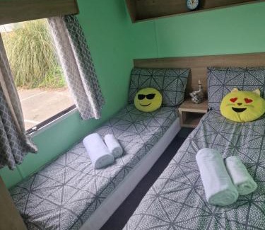 Leysdown-on-Sea Apartment | Lovely caravan at Harts Holiday Park Leysdown-on-Sea