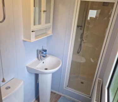 Leysdown-on-Sea Apartment | Lovely caravan at Harts Holiday Park Leysdown-on-Sea