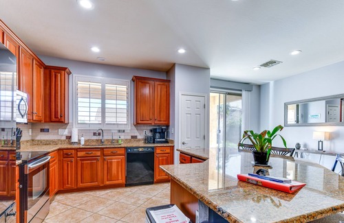 Villago House | Lovely Casa Grande Home with Private Yard + BBQ