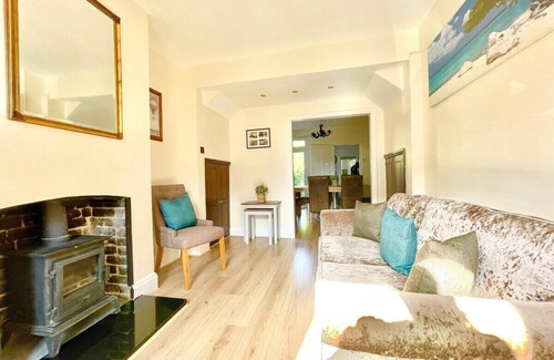 Canterbury House | Lovely Central 2 Bed House in Canterbury