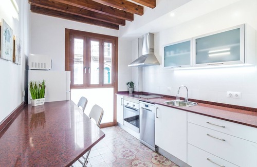 Old Town Apartment | Lovely Central Apartment Can Boss TI Cala Boquer