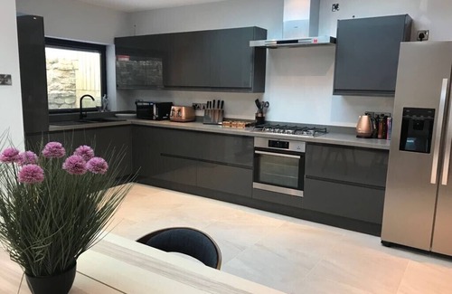 Upper Town House | Lovely Central Bath House- w/Parking (CG)