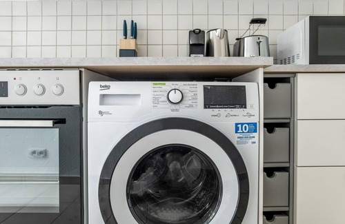 Schmargendorf Apartment | Lovely Charlottenburg 2BR nr Kurfürstendamm, by Blueground