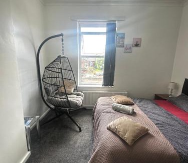 Clayton House | Lovely City Home + Free Parking