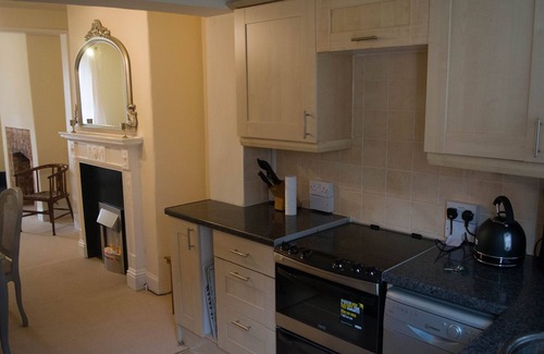 Exeter House | Lovely, comfortable 3 bedroom Victorian Terraced House in downtown location