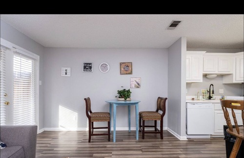 Sherwood Condo | Lovely condo in sherwood with pool