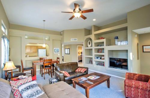 Fountain Hills Apartment | Lovely Condo with Balcony Less Than 3 Miles to Parks and Golf!