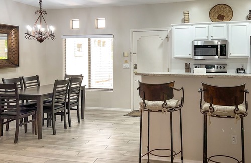 Rancho Vistoso Condo | Lovely condo with patio, desert views, pool, hot tub & gym