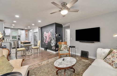 Benson House | Lovely Cottage Spot, w/Hot tub, Near Downtown!