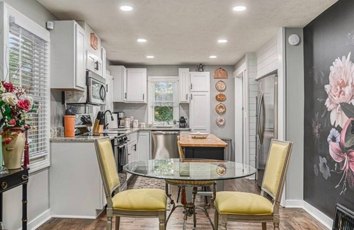 Benson House | Lovely Cottage Spot, w/Hot tub, Near Downtown!