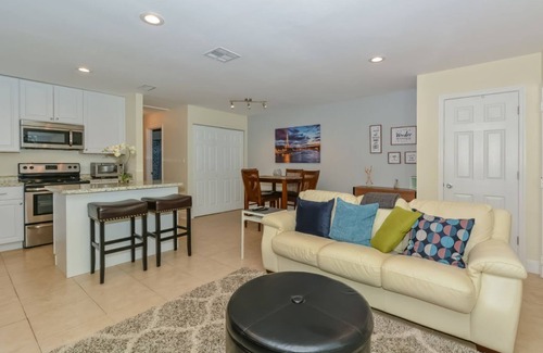 South Sarasota House | Lovely Cottage ❤ Very close to Siesta Beach or Downtown Sarasota!