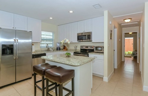 South Sarasota House | Lovely Cottage ❤ Very close to Siesta Beach or Downtown Sarasota!