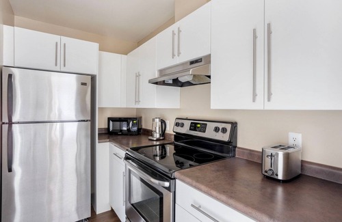 Lower Mills Apartment | Lovely Dorchester Lower Mills Studio w/Gym & W/D, by Blueground