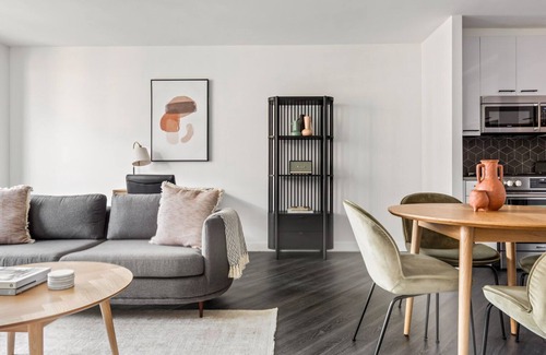 East Village Apartment | Lovely East Village 1BR w/DM, W/D Elevator & Gym, by Blueground