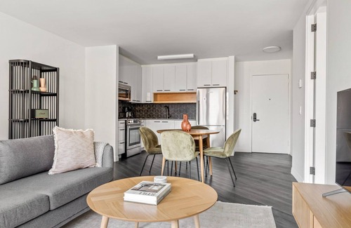 East Village Apartment | Lovely East Village 1BR w/DM, W/D Elevator & Gym, by Blueground
