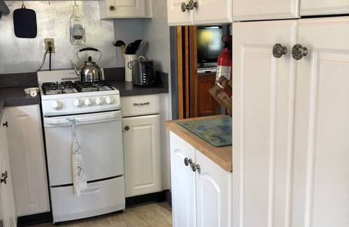 Eastham Cottage | Lovely Eastham Cottage with Private Back Yard (2217)