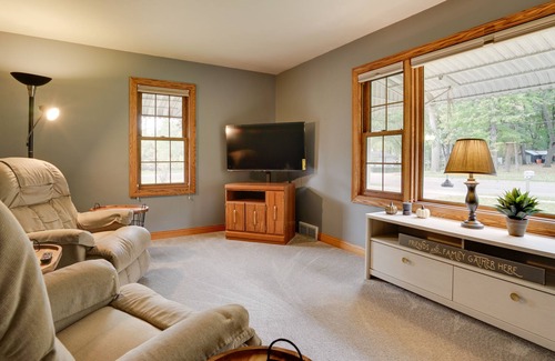 Eau Claire House | Lovely Eau Claire Home w/ Backyard!