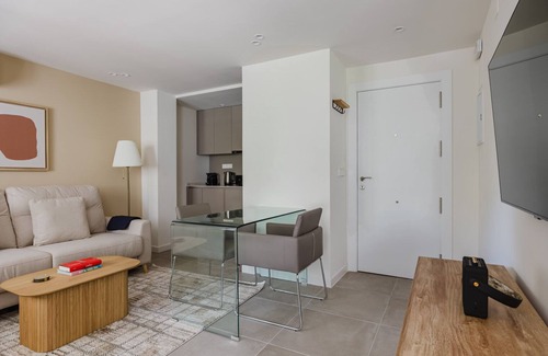 Teatinos Apartment | Lovely El Consul - El Romeral Studio, near Food, by Blueground