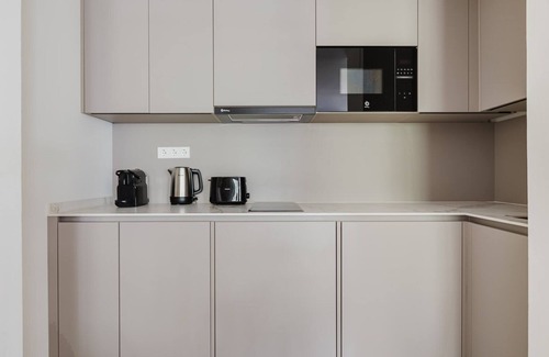 Teatinos Apartment | Lovely El Consul - El Romeral Studio, near Food, by Blueground