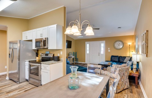 Emerald Isle House | Lovely Emerald Isle Home, Walk to Beach!