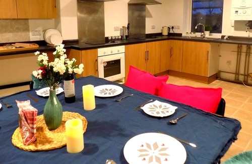 Gamston House | Lovely En-suite Room very close to Uni