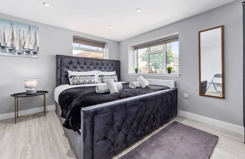 Feltham West Apartment | Lovely Ensuite Room Feltham Heathrow London TW13