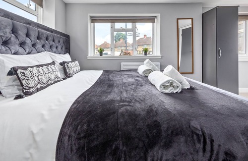Feltham West Apartment | Lovely Ensuite Room Feltham Heathrow London TW13